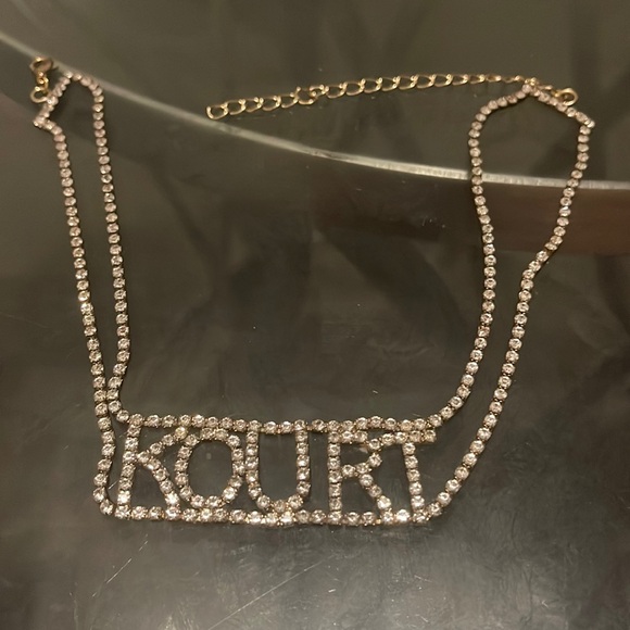 KOURTNEY KARDASHIAN choker x boohoo collab - Picture 4 of 7